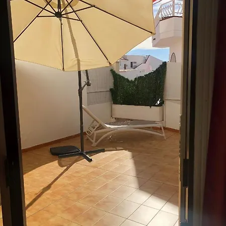 Cozy Pool View Διαμέρισμα